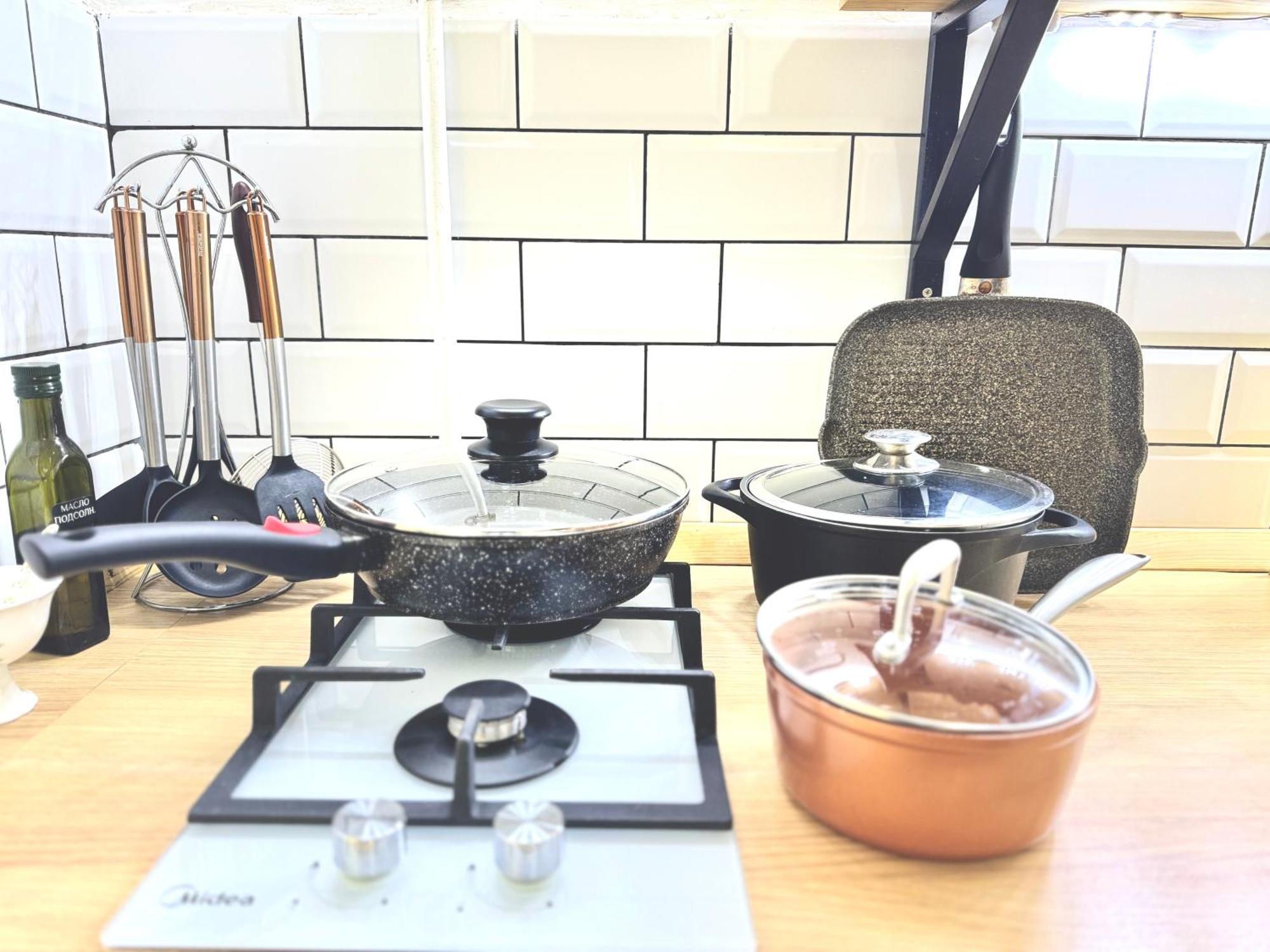 Двушка Около Академии Scandinavian Style Atyraū Exterior foto